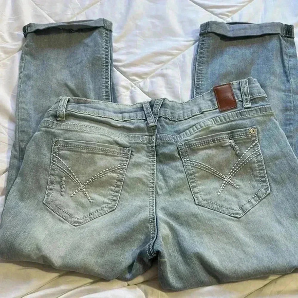 Vanity distressed light wash cropped jeans size 31 - Picture 6 of 6